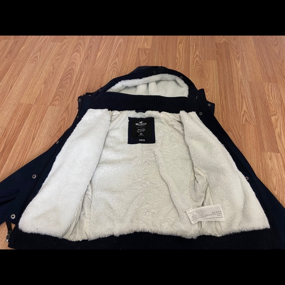 Hollister winter jacket - Picture 2 of 3